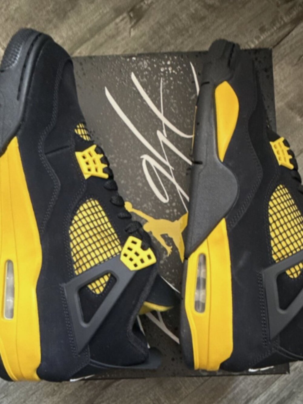 Jordan Air Jordan 4 Retro Thunder BlackTour Yellow